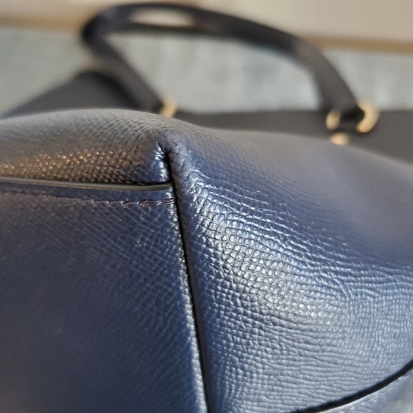 Coach Gallery Tote - Picture 9 of 10